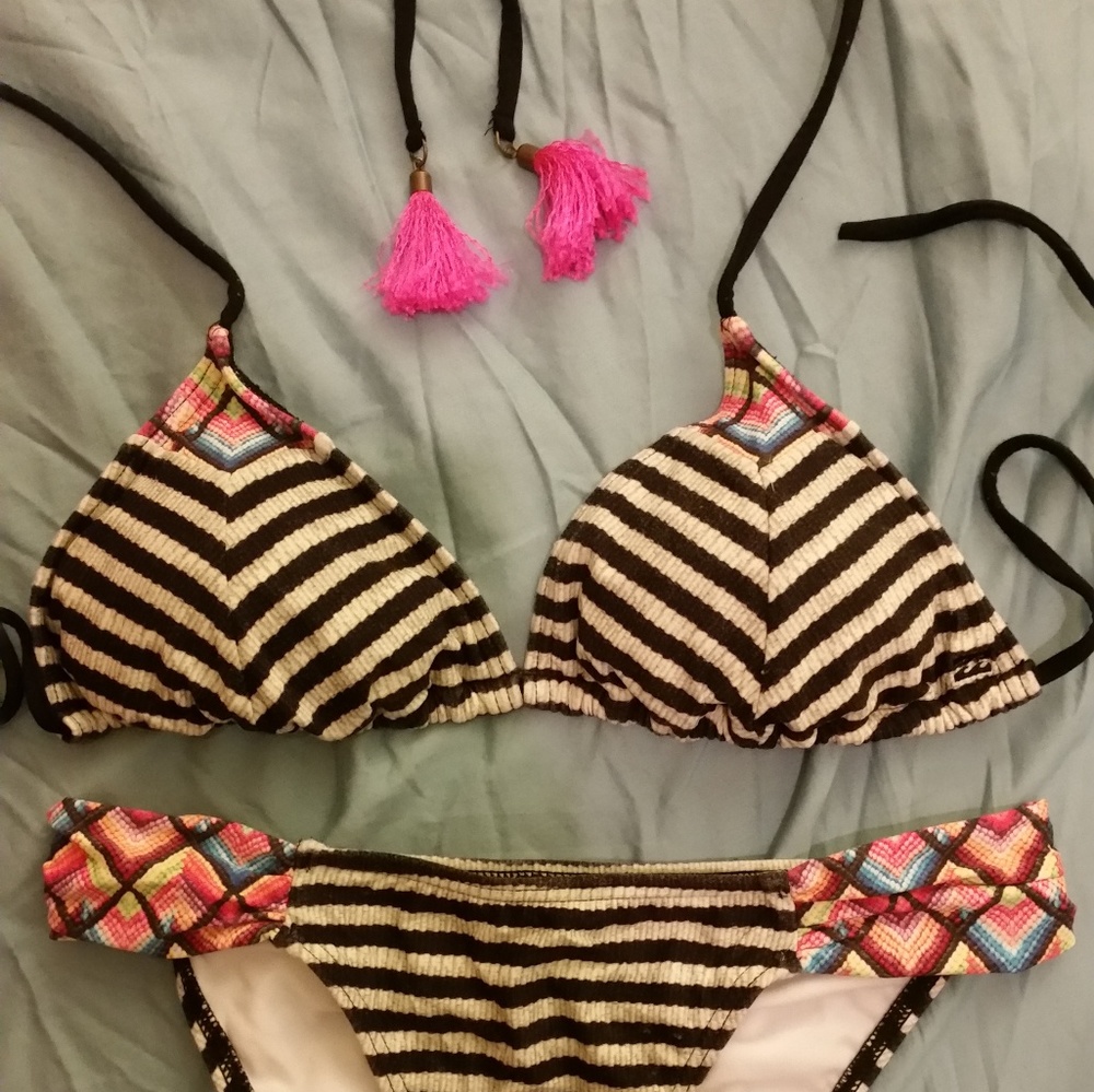 Billabong black/white striped bikini